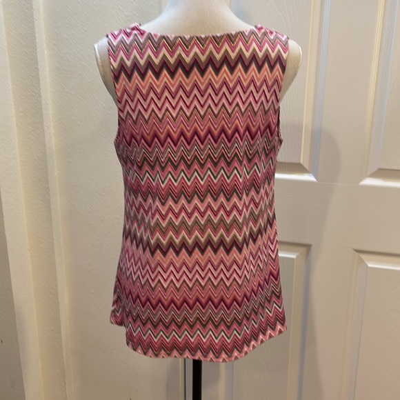 INC pink, Grey, gold zigzag top Large sleeveless poly-spandex blend vintage - Picture 4 of 7